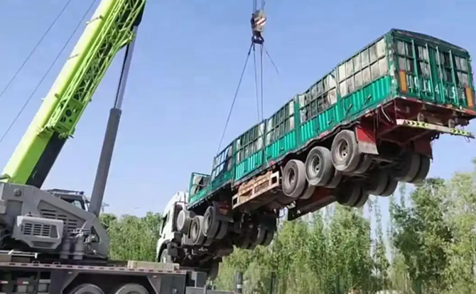 若尔盖道路脱困救援案例
